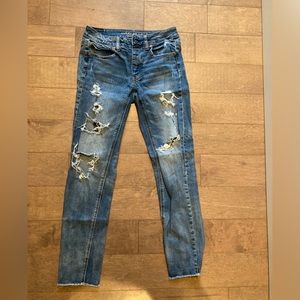 American Eagle Women’s distressed Tomgirl Jean